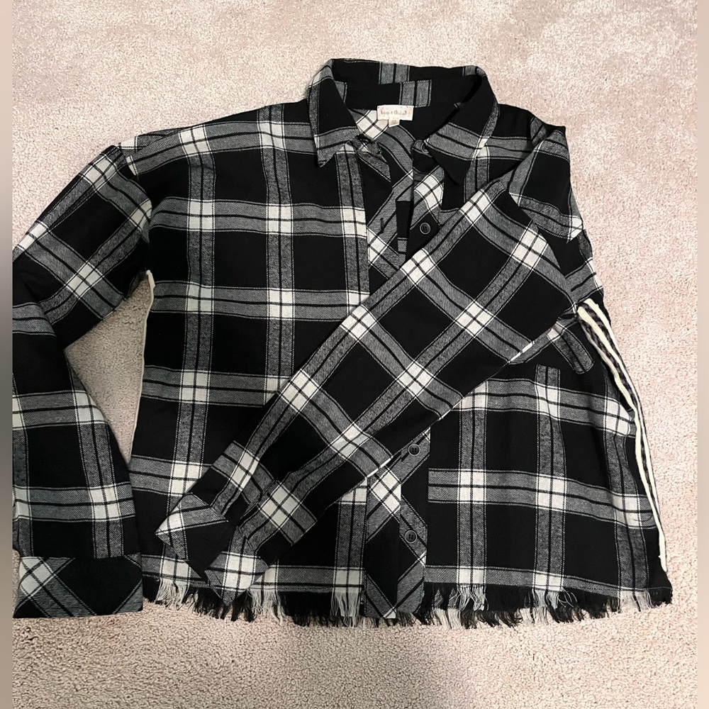 Women’s cropped flannel black and white checkered size xs